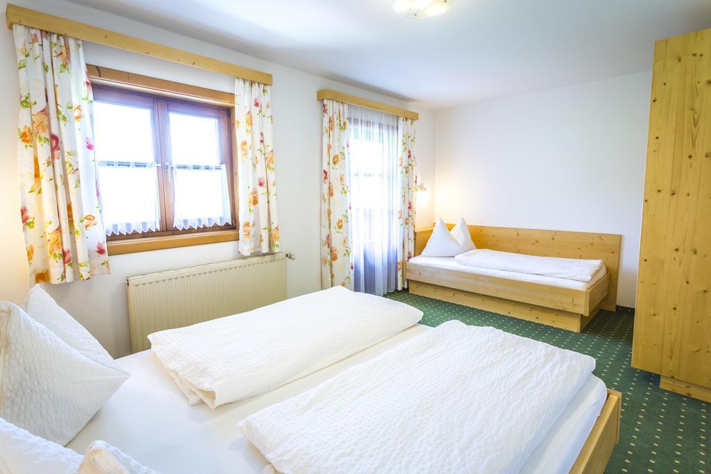 Villa Noeglhof Radstadt Zimmer foto